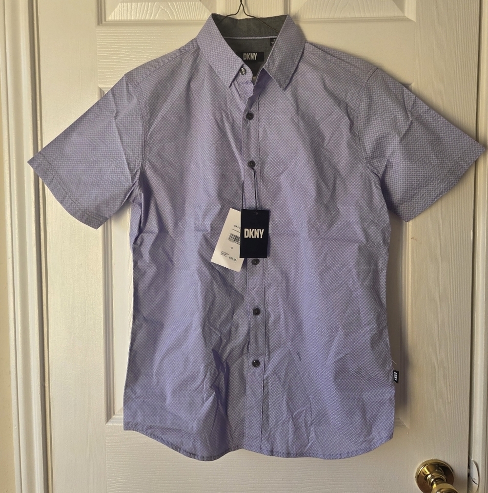 DKNY Men's Button Up Size Small NWT Stretch Breathable $60